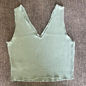 NWOT Solid Ruffle Trim Cropped Tank Top Size M
